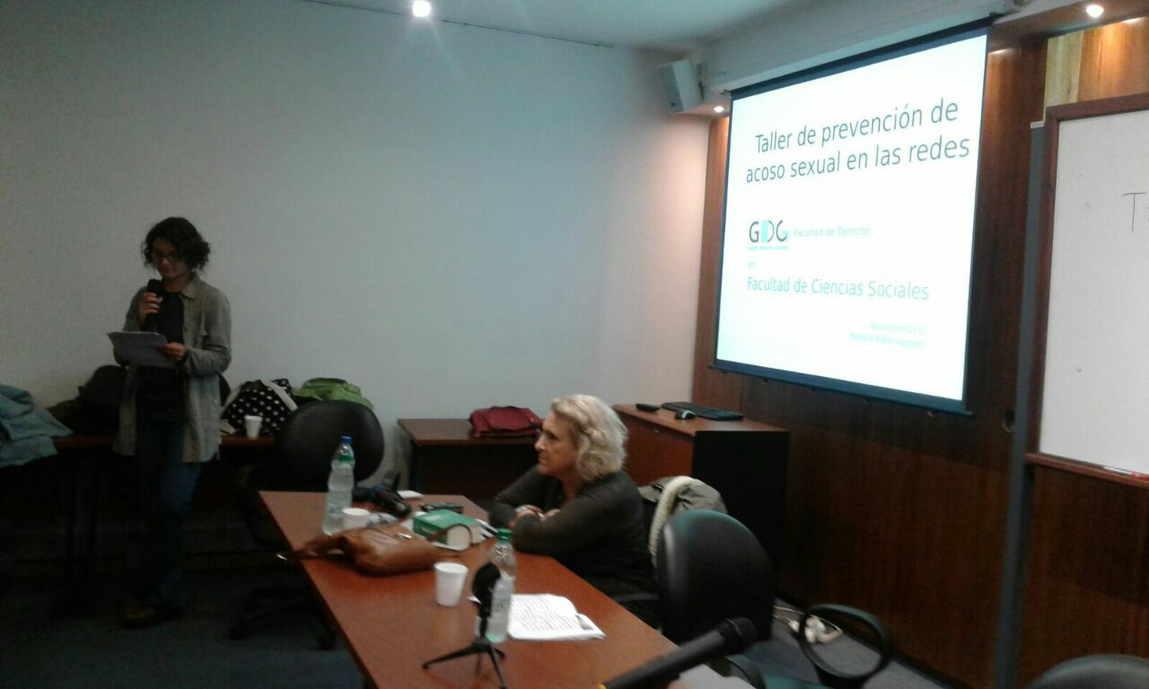 El Grupo Derecho y Género participó en el Taller de prevención de acoso sexual en las redes sociales en la Facultad de Ciencias Sociales.