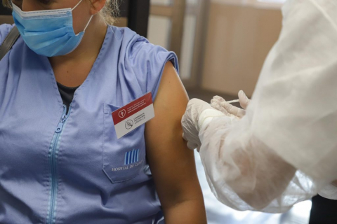 Vacunación COVID. Foto: Hospital de Clínicas