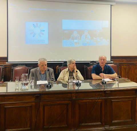 Foto mesa de apertura