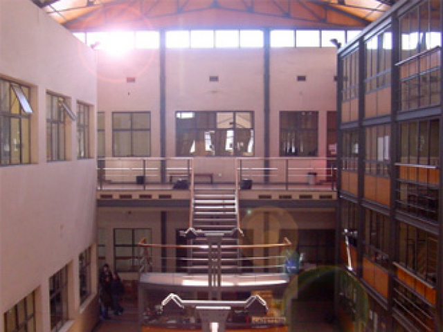 Edificio Anexo de Facultad