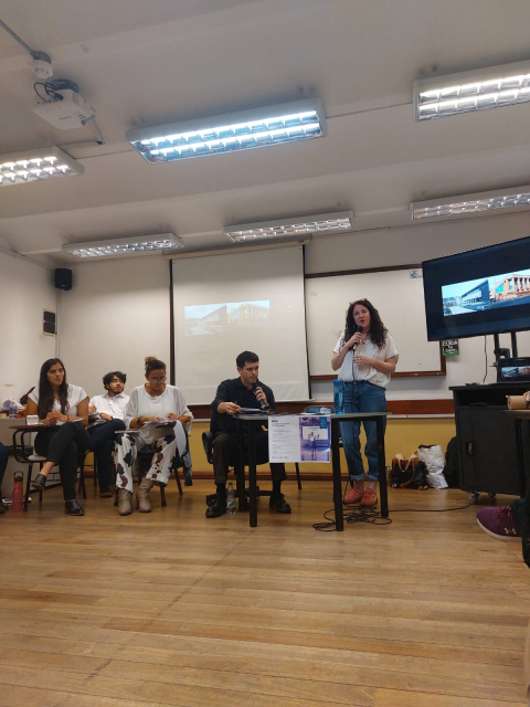 estudiantes de traductorado en sala